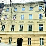 The Apartment In Strict City Center. Self Check-In